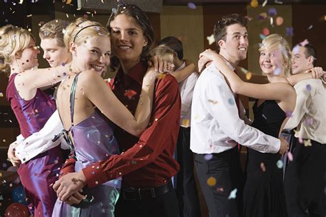 How to Dance at Prom: A Guide to Making the Most of Your Dance Floor Experience